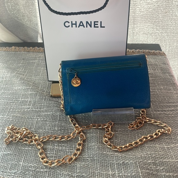 Chanel Classic Blue Caviar small clutch wallet w 24k yellow gold plated hardware - Picture 4 of 8